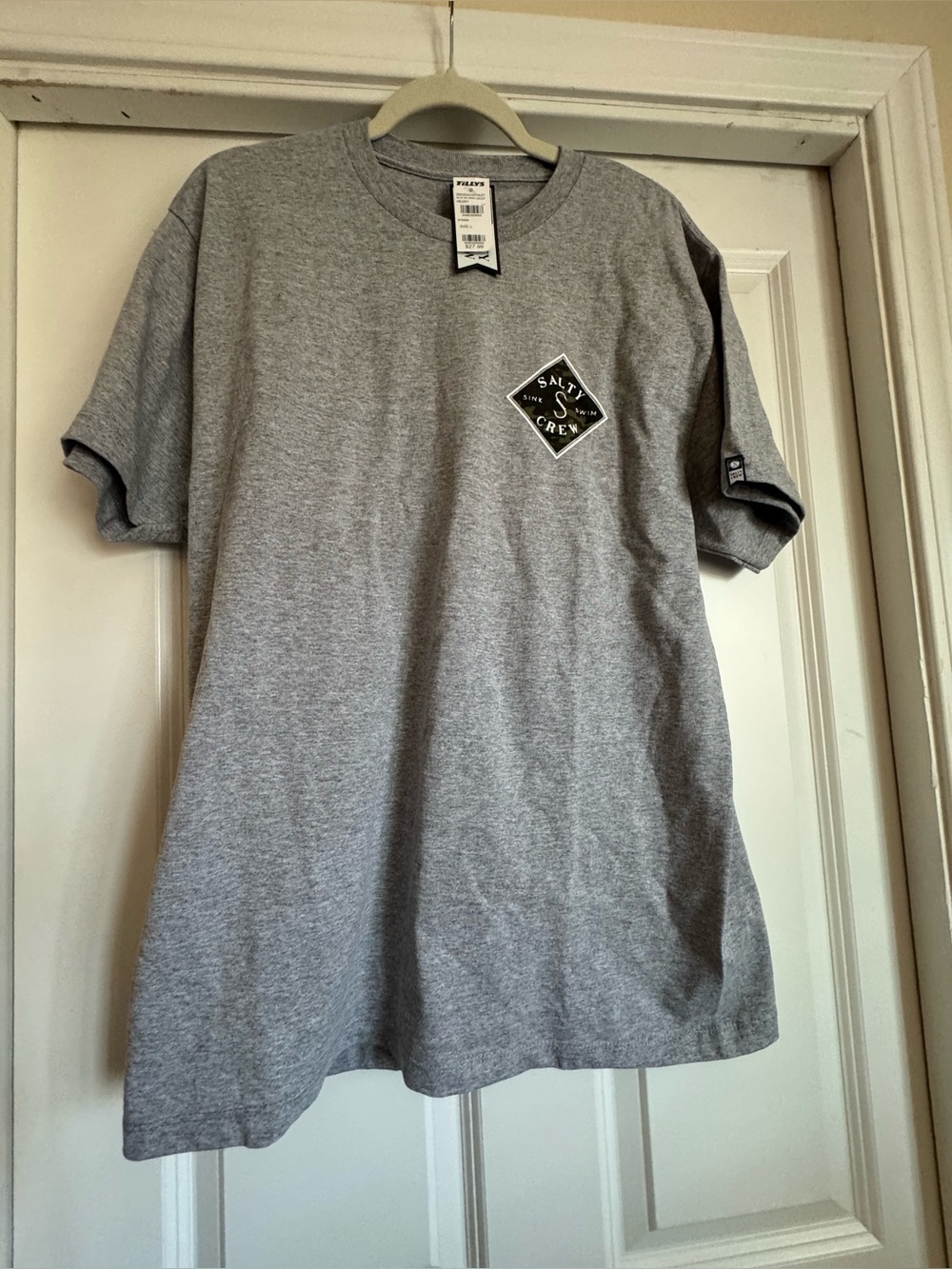New Tilly’s Large Heathered Grey Gray Salty Crew Camouflage Graphic T Shirt